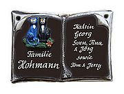Buch aus Keramik in dunkler Naturfärbung mit aufmodelliertem Motiv. Alle Motive sind fein ausgemalt. Sie zeigen einen klar ...... Keramikschild als Buch für Ehrungen und besondere Anlässe - Größe: 20x14 ...