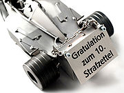 Modellauto aus Schrauben Formel 1