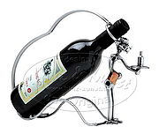 Moderner Weinflaschenhalter mit Schraubenmann als Kellner  
