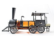Lokomotive als Weinflaschenhalter
