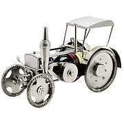 Traktor als Weinflaschenhalter
