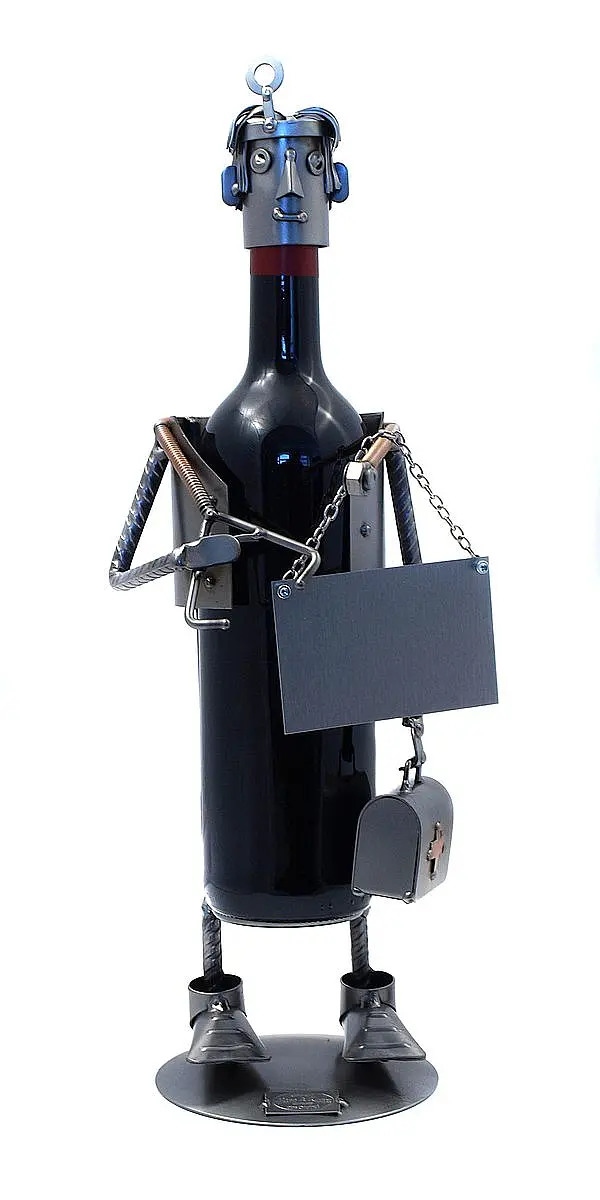 Pack Metall  günstig Kaufen-Weinflaschenhalter als Metallfigur Arzt mit Arzttasche. Weinflaschenhalter als Metallfigur Arzt mit Arzttasche <![CDATA[Geschenk für einen Arzt  Der Arzt als Weinflaschenhalter ist mehr als eine Design-Weinverpackung.  Optional liefern wir den 