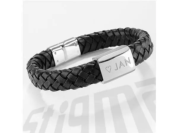 Cool as günstig Kaufen-Echtes Lederarmband mit individueller Wunschgravur. Echtes Lederarmband mit individueller Wunschgravur <![CDATA[Echtes Lederarmband mit individueller Gravur Das coole Lederarmband im sportlichen Design überzeugt durch eine hohe Verarbeitungsqualität und