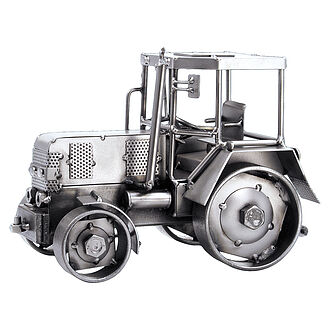 Schraubenmännchen Modellfahrzeug Traktor Schraubenmännchen Modellfahrzeug Traktor