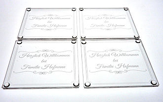 4er Set Untersetzer mit Namen aus Acryl 10 x 10cm 4er Set Untersetzer mit Namen aus Acryl 10 x 10cm