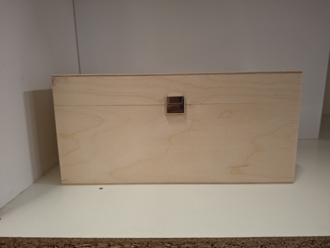 Holzkiste mit Klappdeckel 