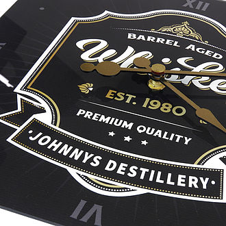 Whiskey Uhr mit Namen 30x30cm anthrazit Whiskey Uhr mit Namen 30x30cm anthrazit