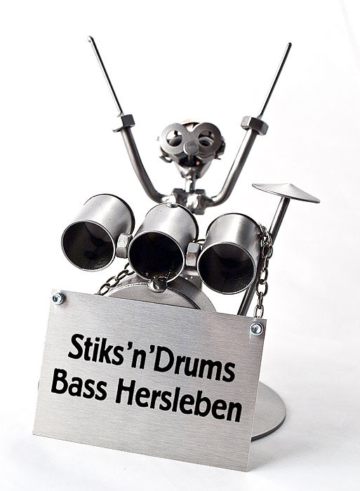 Schraubenmännchen Schlagzeuger oder Drummer. Schraubenmännchen Schlagzeuger oder Drummer <![CDATA[Geben Sie einen Wunschtext an, wird das Schraubenmännchen gegen Aufpreis mit einem kleinen Schild mit Kette geliefert. Auf dem Schild ist Platz für Der kleine günstig Kaufen-Schraubenmännchen Schlagzeuger oder Drummer. Schraubenmännchen Schlagzeuger oder Drummer <![CDATA[Geben Sie einen Wunschtext an, wird das Schraubenmännchen gegen Aufpreis mit einem kleinen Schild mit Kette geliefert. Auf dem Schild ist Platz für