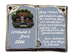Keramikschild als Buch für Ehrungen und besondere Anlässe – Größe: 20×14 cm