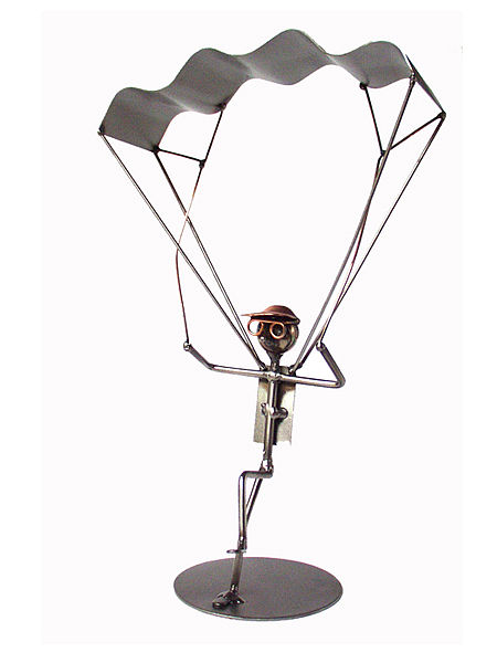 Kette Mit günstig Kaufen-Metallmann Gleitschirmflieger / Fallschirmspringer - Wired Line. Metallmann Gleitschirmflieger / Fallschirmspringer - Wired Line <![CDATA[Geben Sie einen Wunschtext an, wird das Schraubenmännchen gegen Aufpreis mit einem kleinen Schild mit Kette geliefert