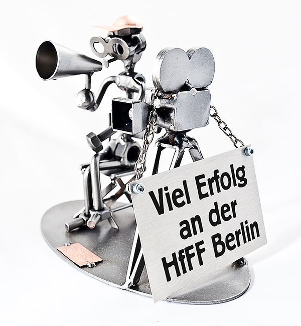 Das Film günstig Kaufen-Schraubenmännchen Regisseur oder Filmemacher. Schraubenmännchen Regisseur oder Filmemacher <![CDATA[Geben Sie einen Wunschtext an, wird das Schraubenmännchen gegen Aufpreis mit einem kleinen Schild mit Kette geliefert. Auf dem Schild ist Platz f