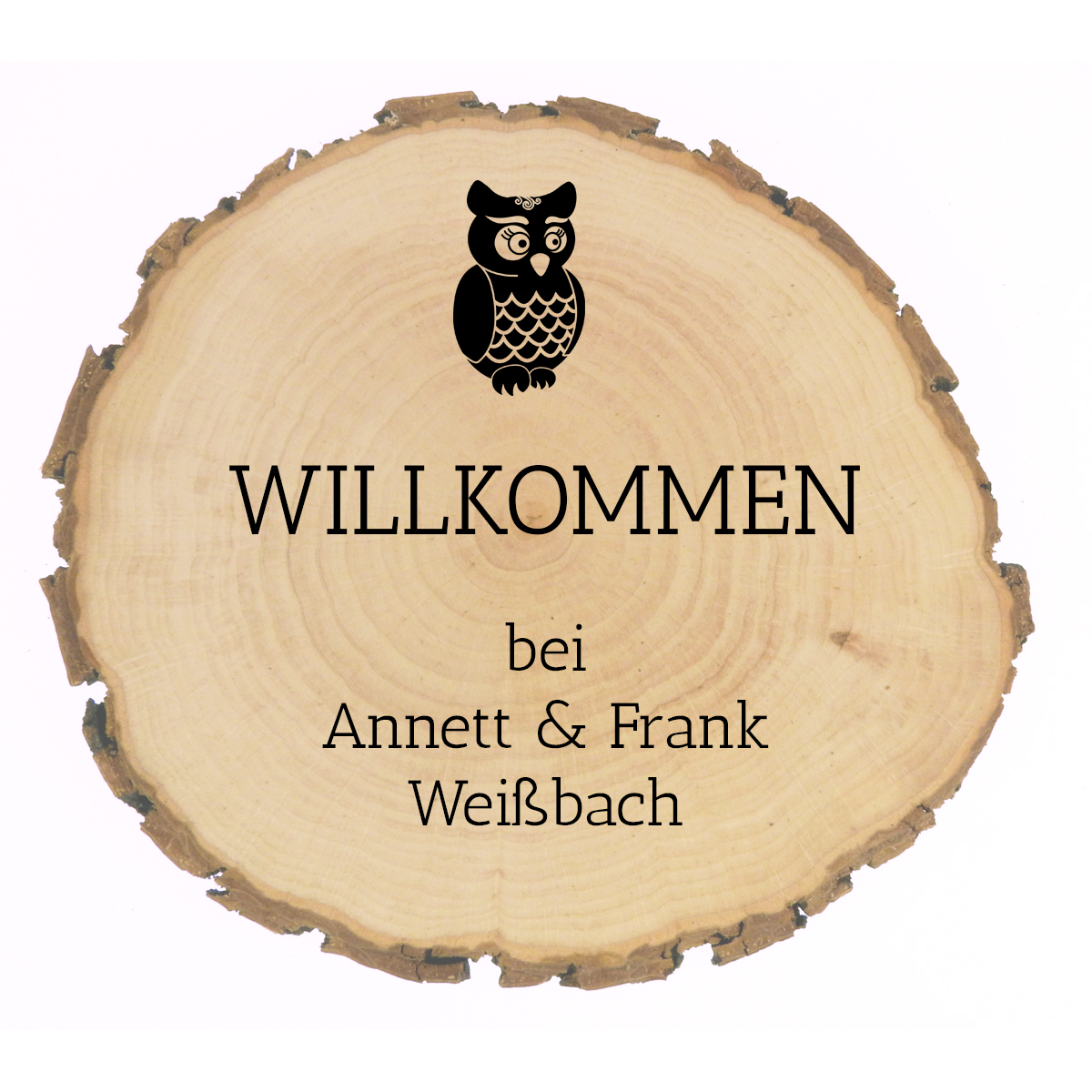 Der kleine günstig Kaufen-kleine Baumscheibe mit Wunschtext. kleine Baumscheibe mit Wunschtext <![CDATA[Hinweis: Das Holz ist naturbelassen und so nicht im Außenbereich oder in Feuchträumen einsetzbar. Bei manchen Rindenschildern werden herstellungsbedingt die Ränder an den kritis