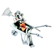 Schraubenmännchen Gärtnerin beim Relaxen