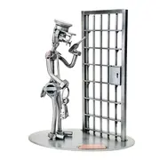 Metallmann Gefängniswärter