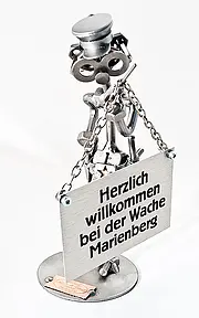 Schraubenmännchen Polizist mit Schild