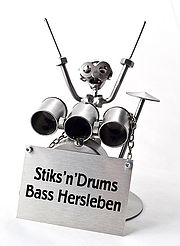 Schraubenmännchen Schlagzeuger mit Schild