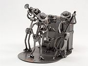 Für alle Freunde des Jazz Eine komplette Jazz- Band in Form von Metallfiguren, bestehend aus Saxofonist, Trompeter, Klavierspieler und Bassist - das ist wirklich einmal ein ausgefallenes Geschenk. ... Schraubenmänner Jazzband