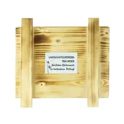 Geschenkbox aus Holz mit weißem Schild